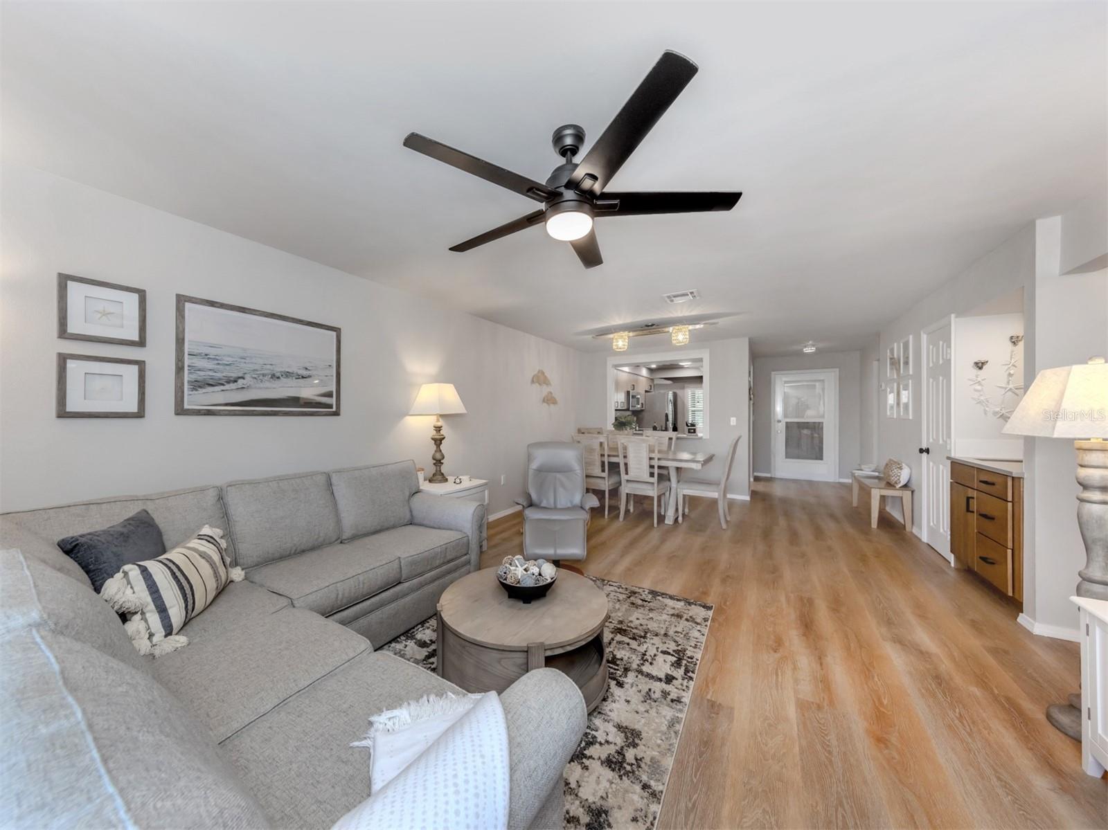 Image 11 of 39 For 400 Mission Trail E D