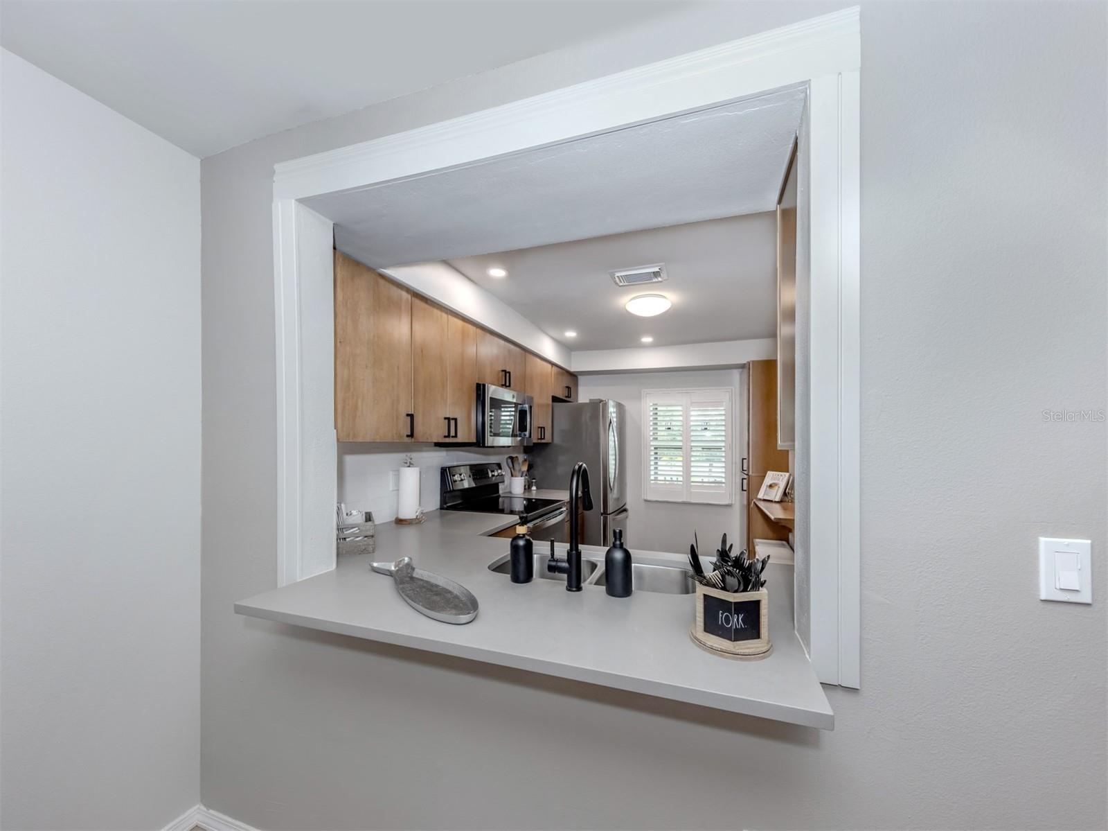 Image 12 of 39 For 400 Mission Trail E D