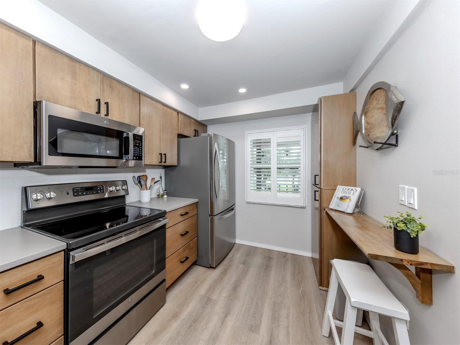 Image 15 of 39 For 400 Mission Trail E D