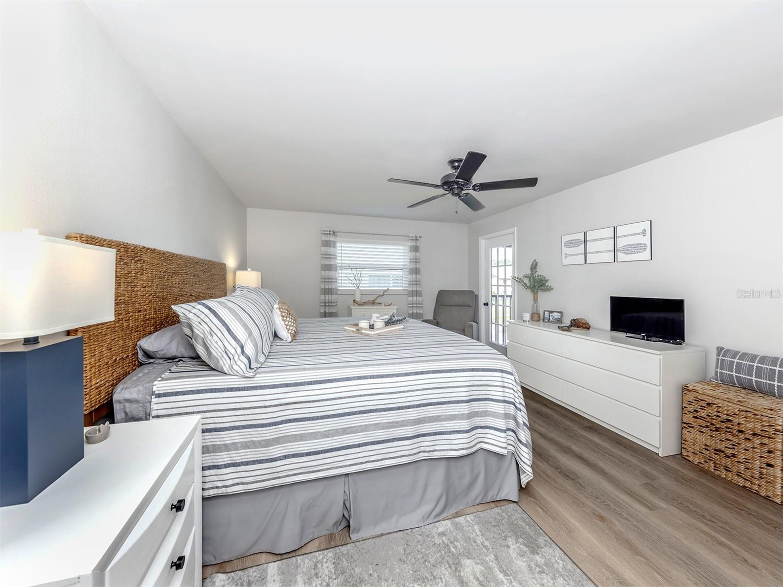 Image 19 of 39 For 400 Mission Trail E D