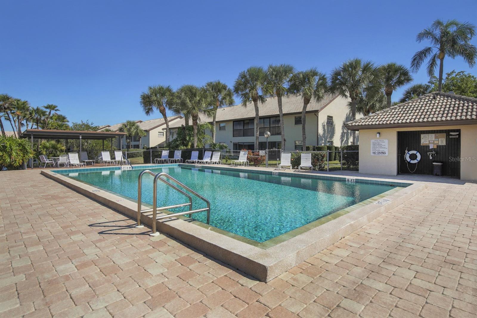 Image 24 of 39 For 400 Mission Trail E D