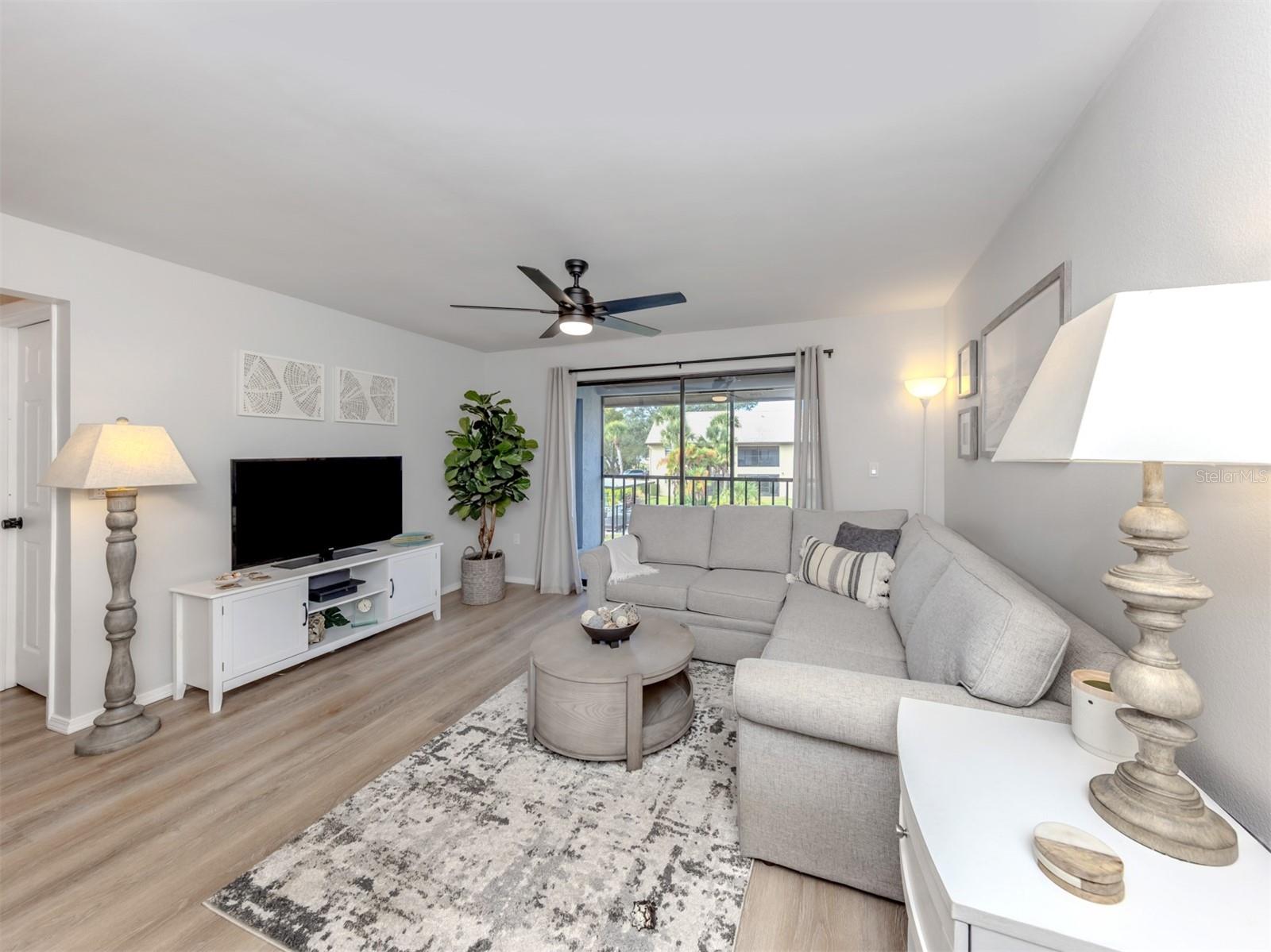 Image 6 of 39 For 400 Mission Trail E D