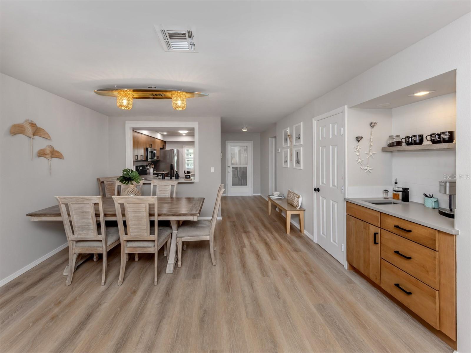 Image 9 of 39 For 400 Mission Trail E D