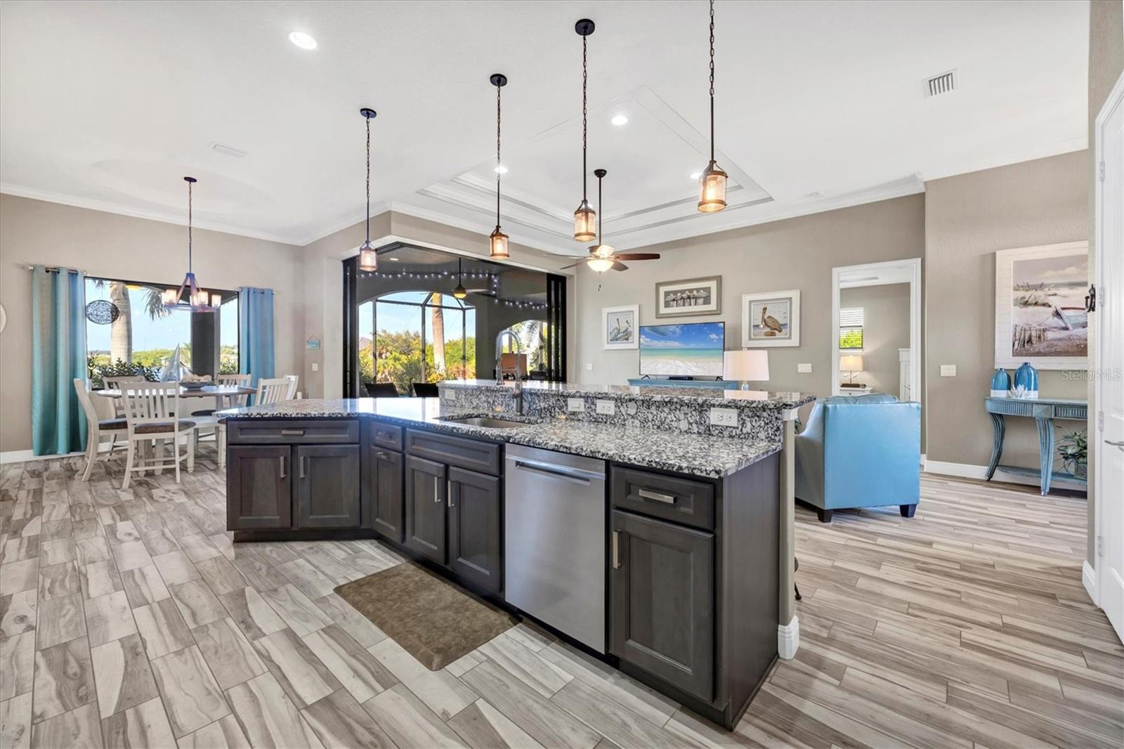 Image 25 of 81 For 10075 Kansas City Street