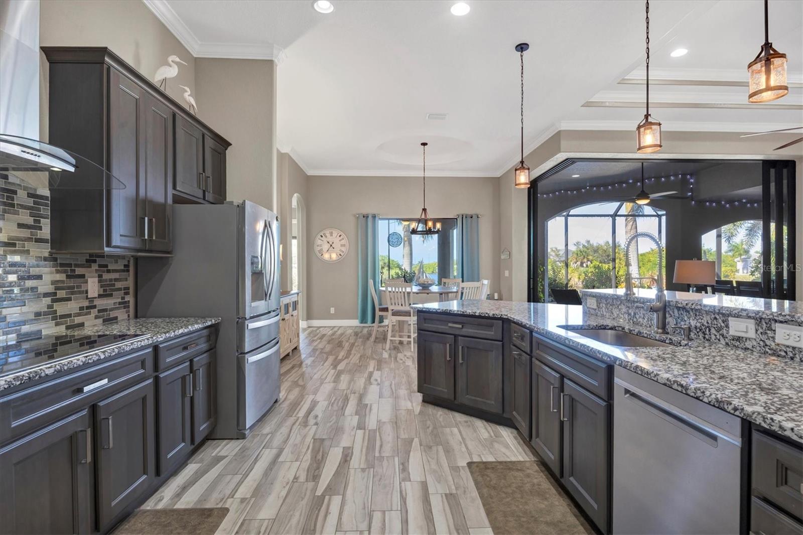 Image 26 of 81 For 10075 Kansas City Street