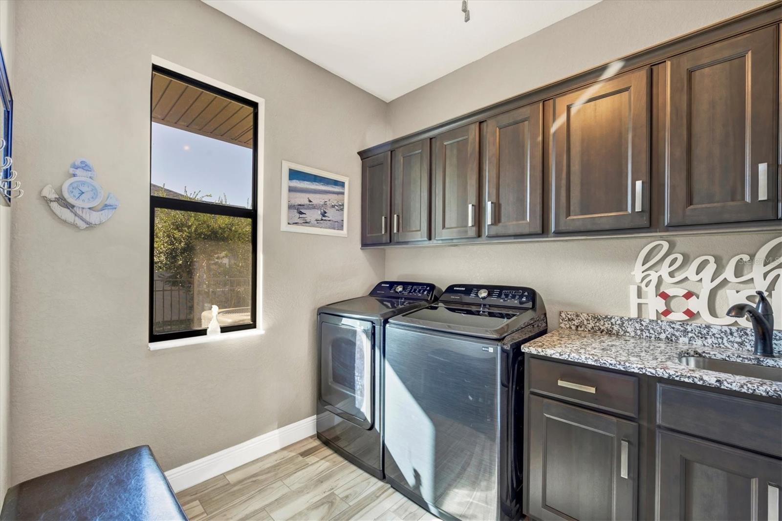 Image 31 of 81 For 10075 Kansas City Street