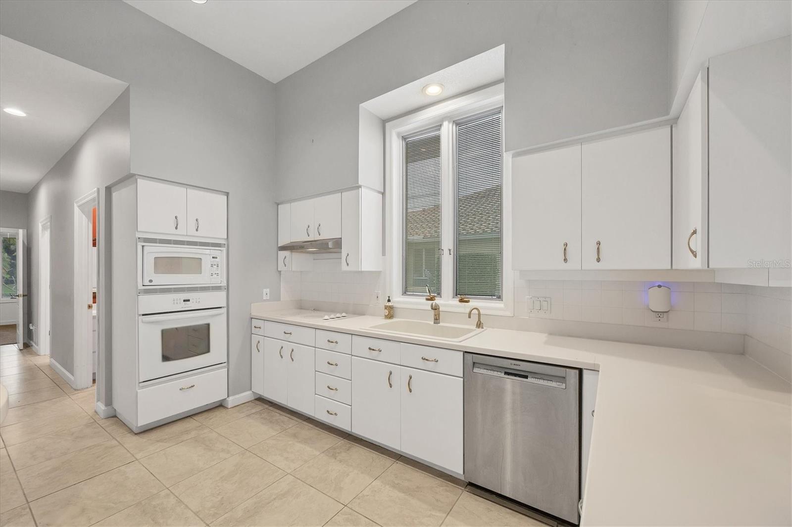 Image 11 of 66 For 823 Carnoustie Drive