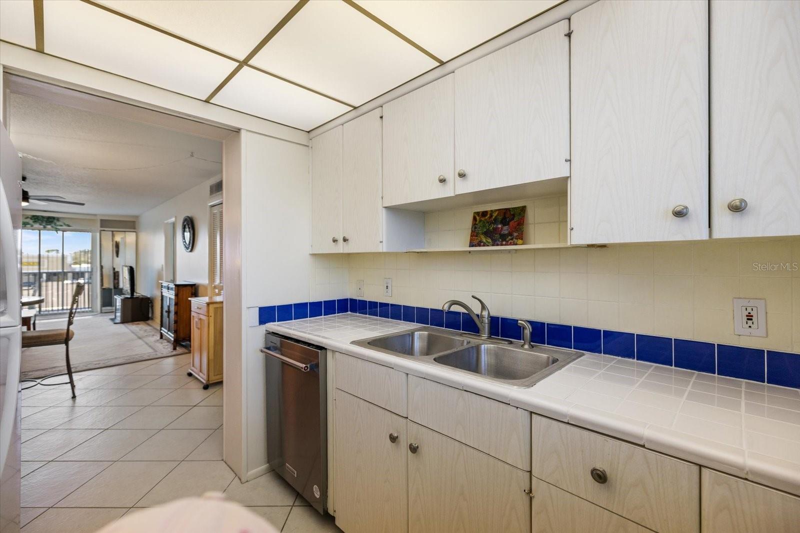 Image 14 of 39 For 649 Tamiami Trail S 301