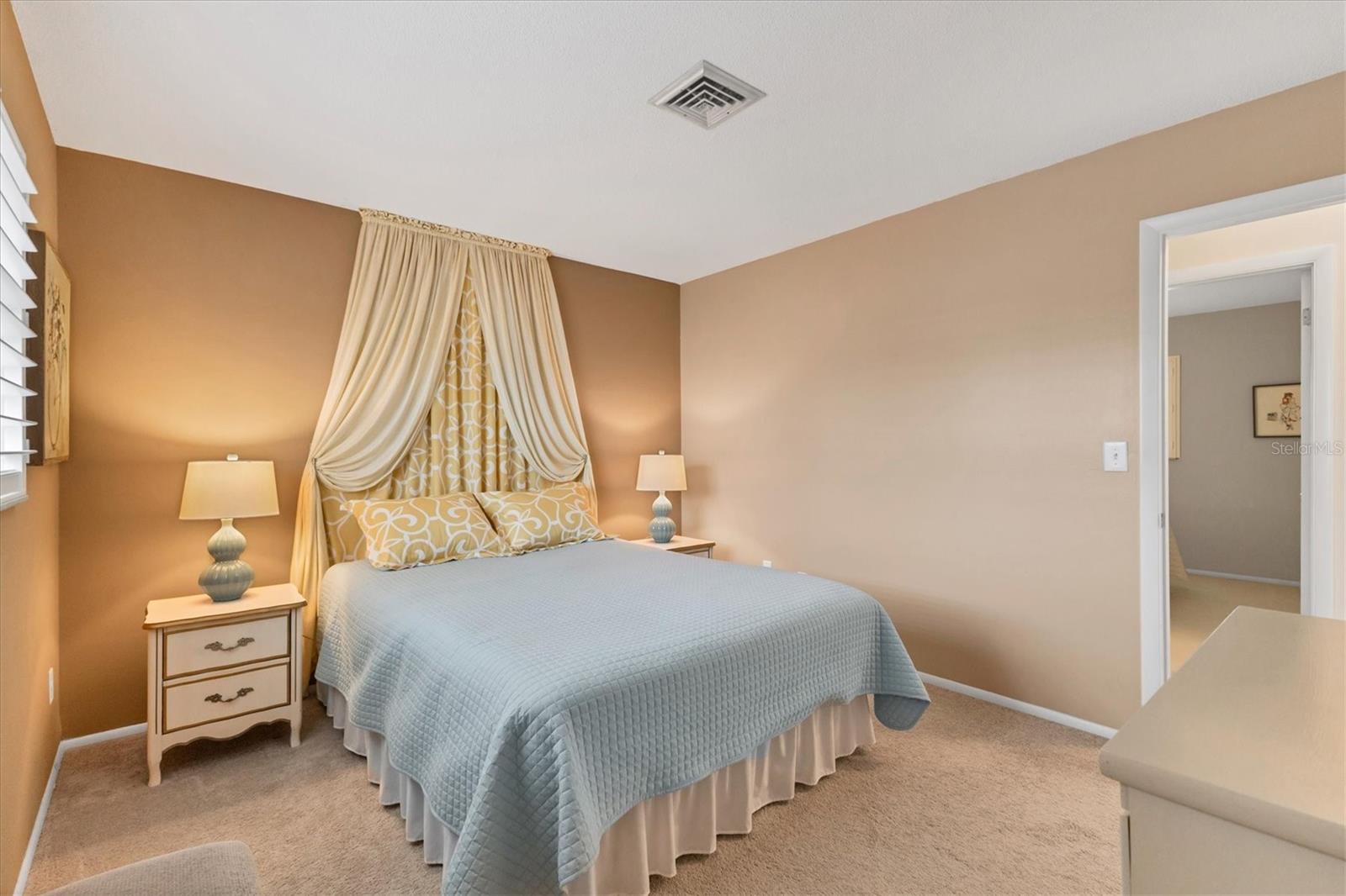 Image 22 of 50 For 1018 Beach Manor Circle 40