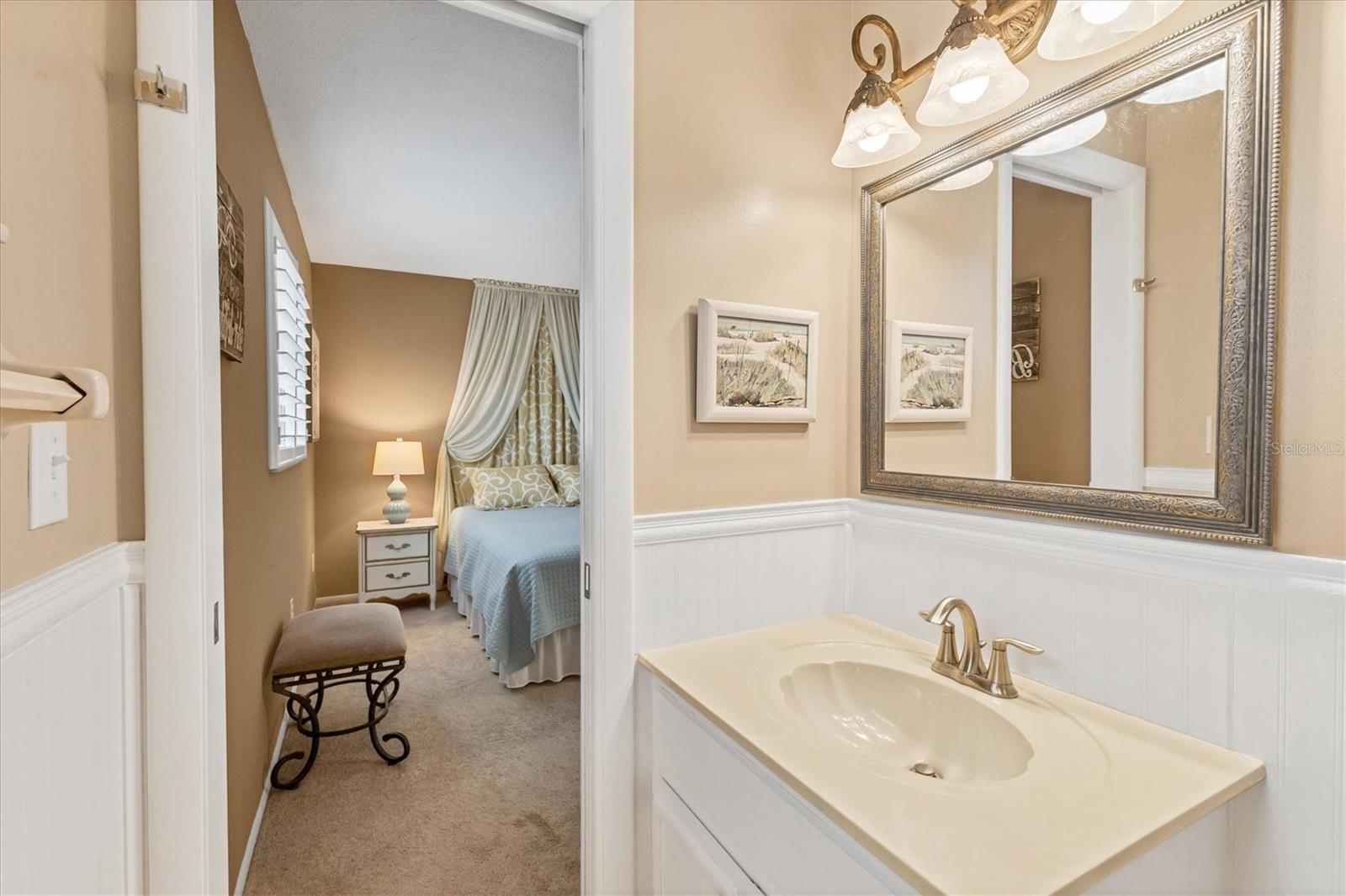 Image 24 of 50 For 1018 Beach Manor Circle 40