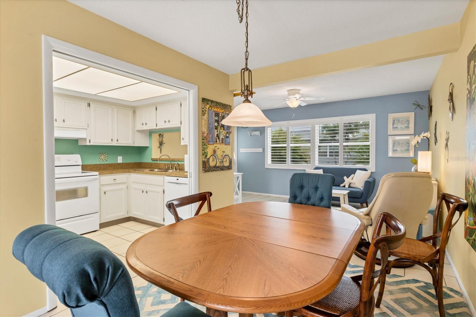 Image 8 of 50 For 1018 Beach Manor Circle 40