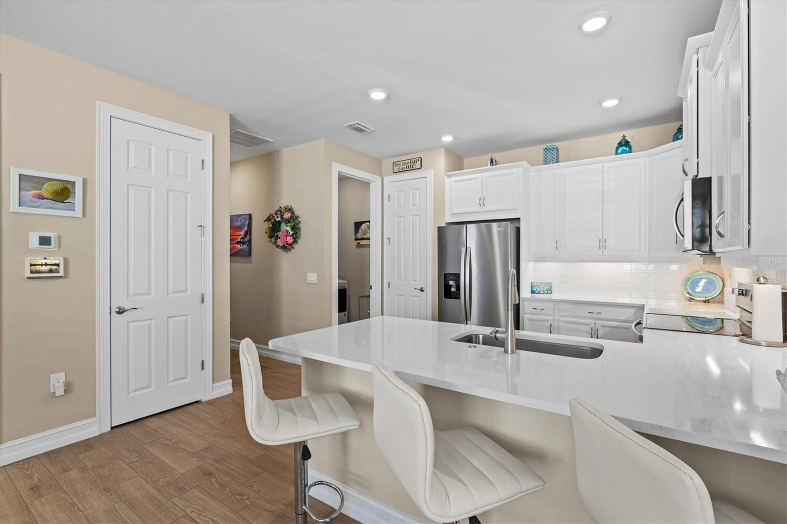 Image 20 of 74 For 208 Ibiza Loop