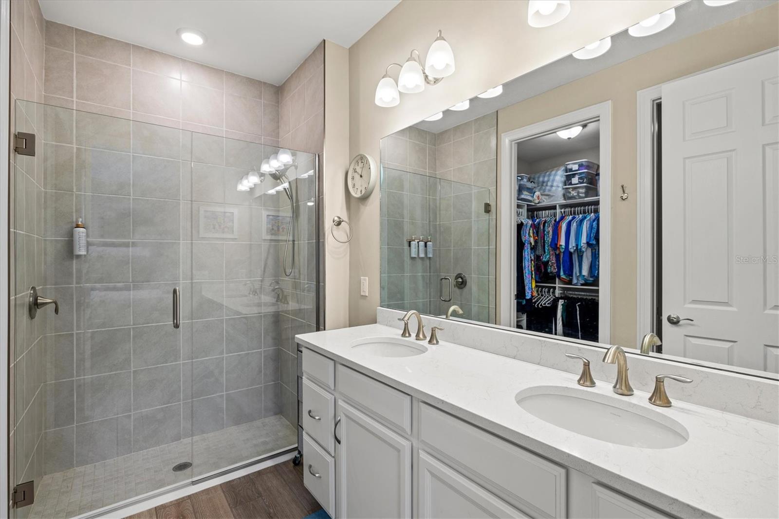 Image 28 of 74 For 208 Ibiza Loop