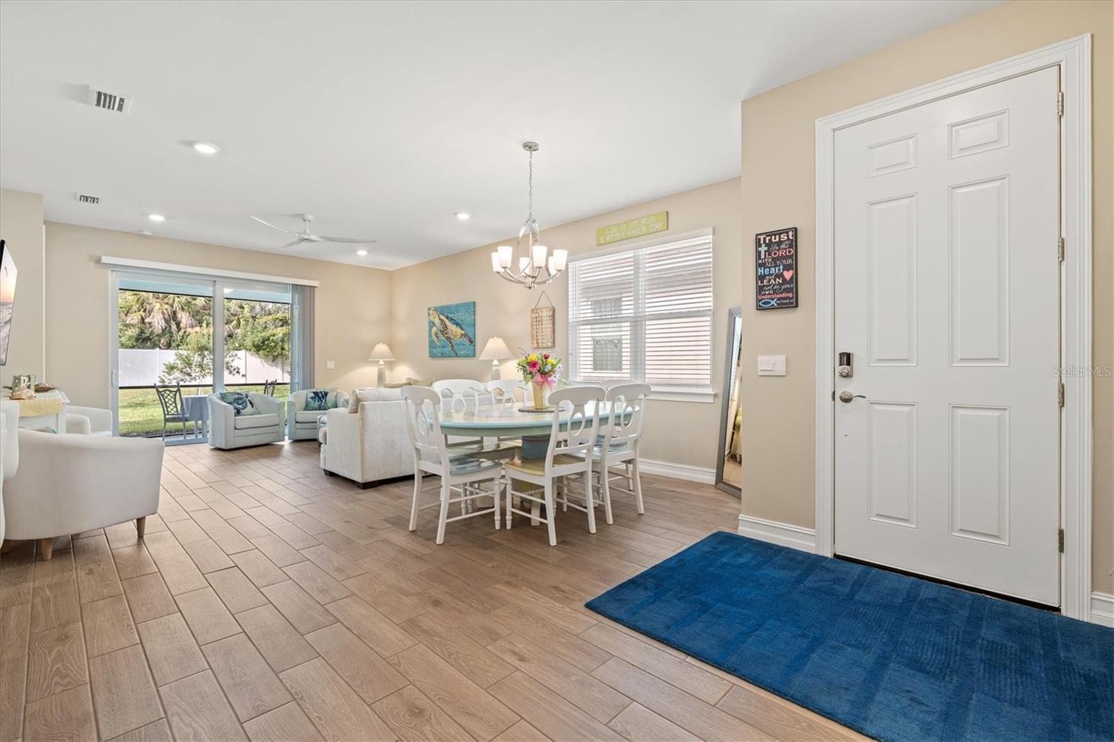 Image 9 of 74 For 208 Ibiza Loop