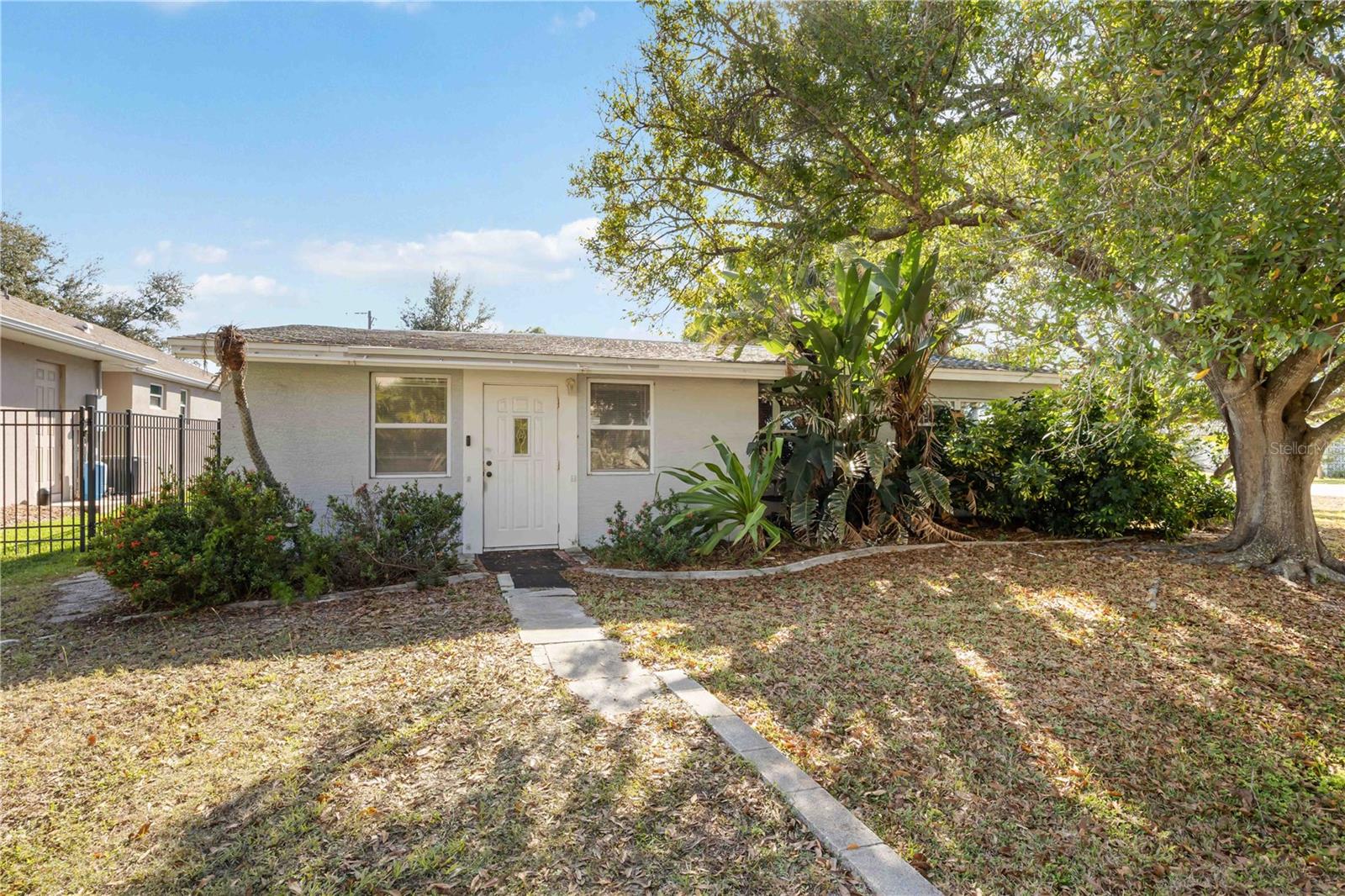 Details for 300 Field Avenue E, VENICE, FL 34285