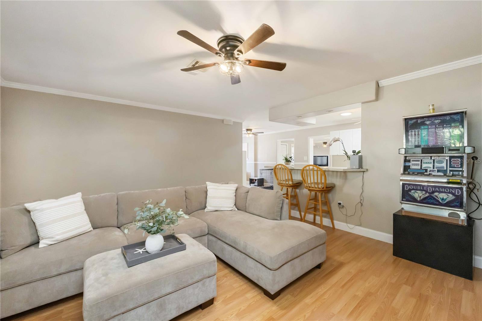 Image 14 of 55 For 300 Field Avenue E