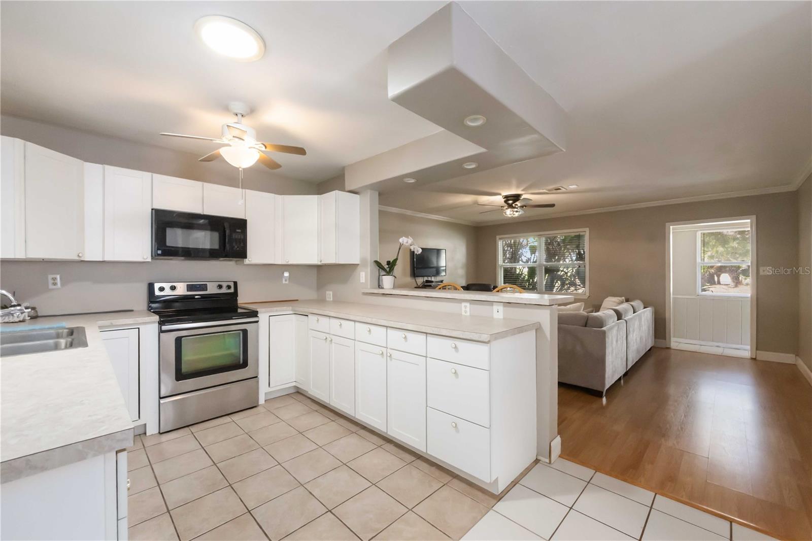 Image 16 of 55 For 300 Field Avenue E