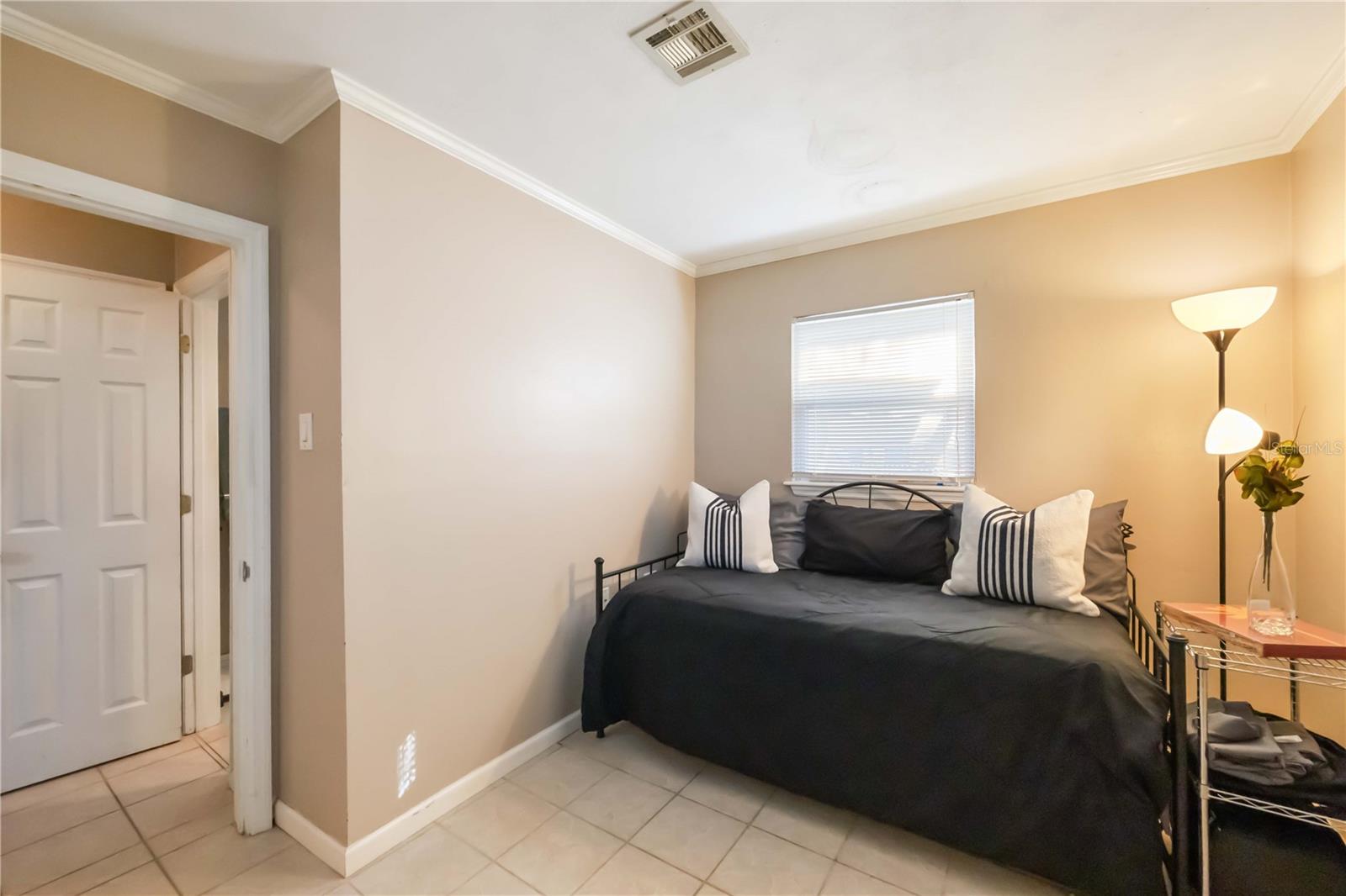 Image 20 of 55 For 300 Field Avenue E