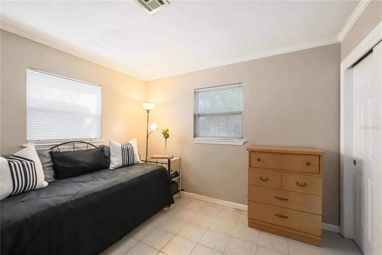 Image 9 of 55 For 300 Field Avenue E