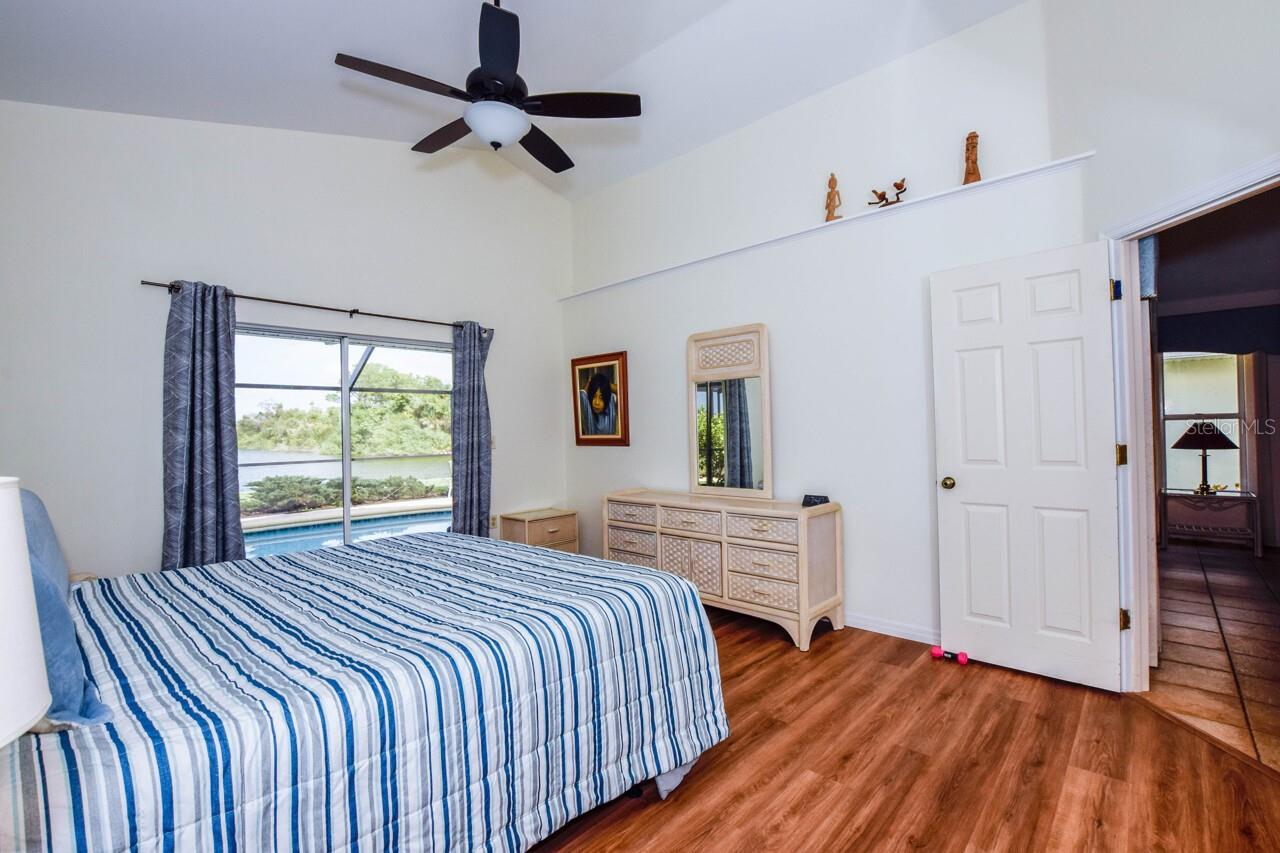 Image 17 of 64 For 768 Harrington Lake Drive N 106