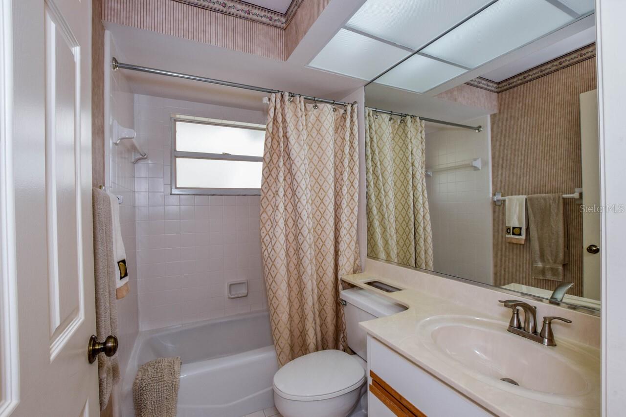 Image 25 of 64 For 768 Harrington Lake Drive N 106