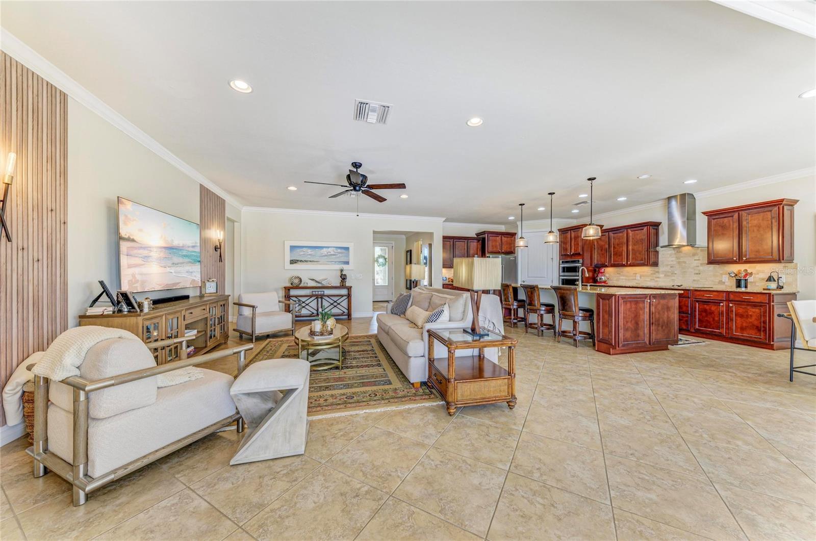 Image 14 of 58 For 13837 Neviano Street