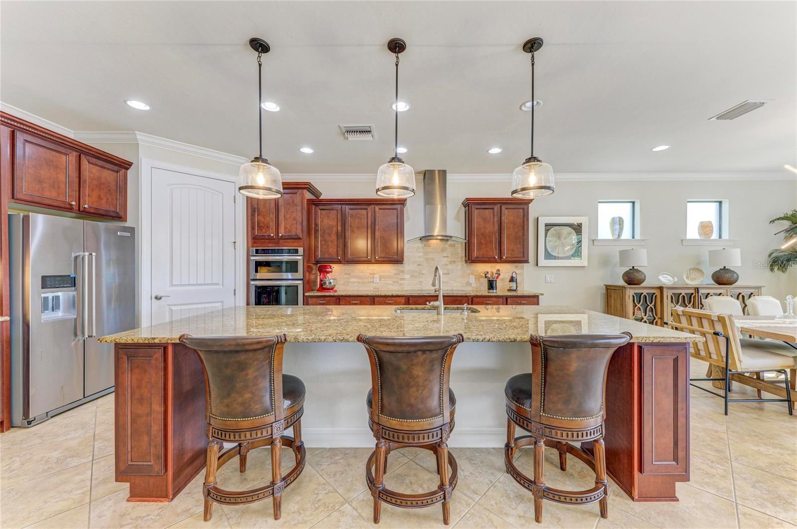 Image 18 of 58 For 13837 Neviano Street