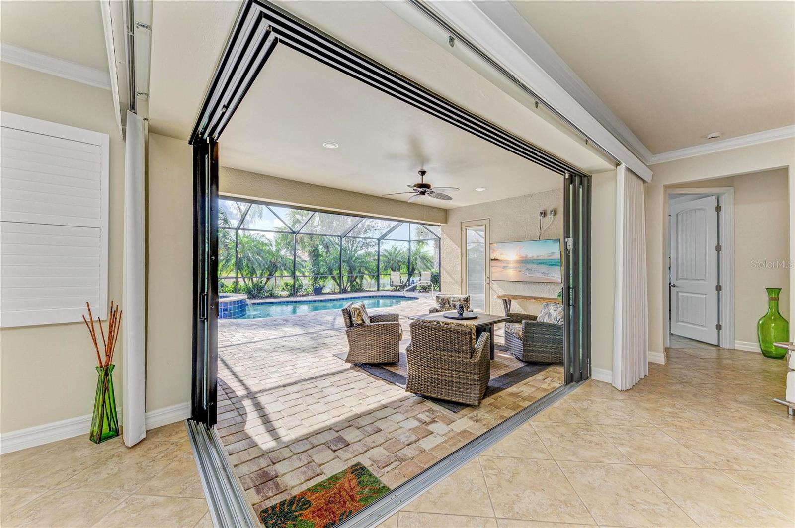 Image 20 of 58 For 13837 Neviano Street