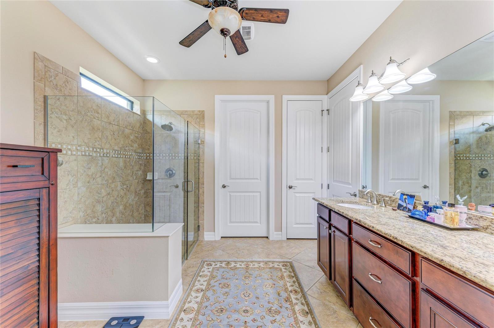 Image 31 of 58 For 13837 Neviano Street