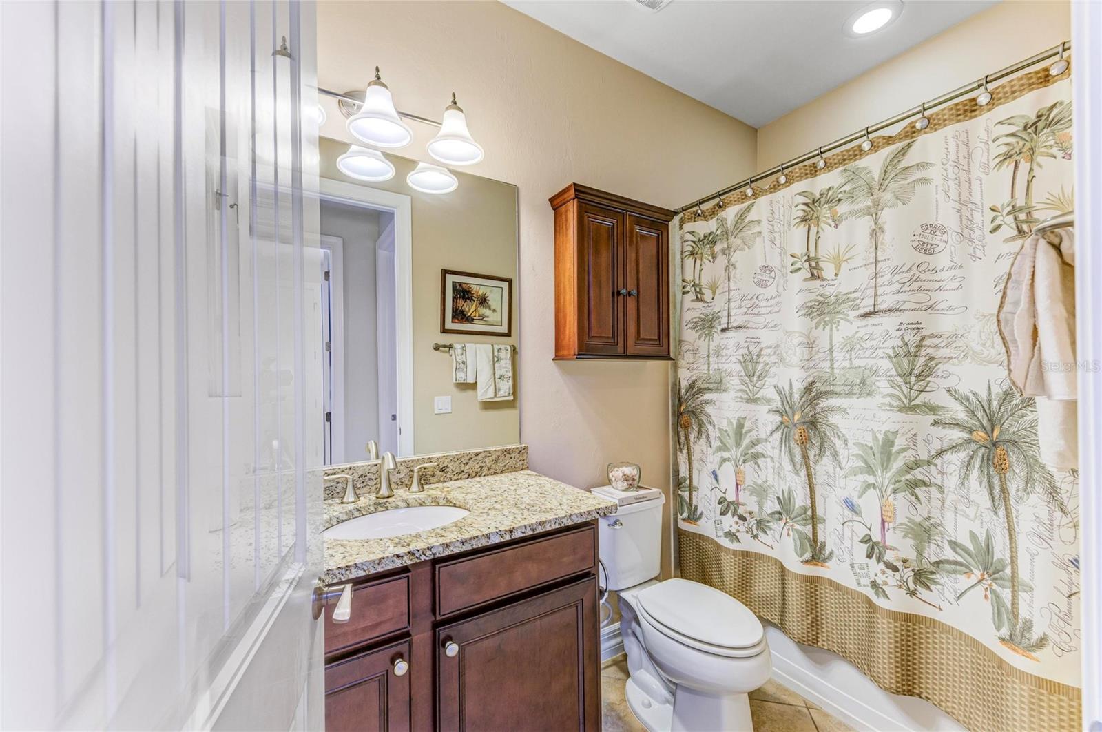 Image 34 of 58 For 13837 Neviano Street