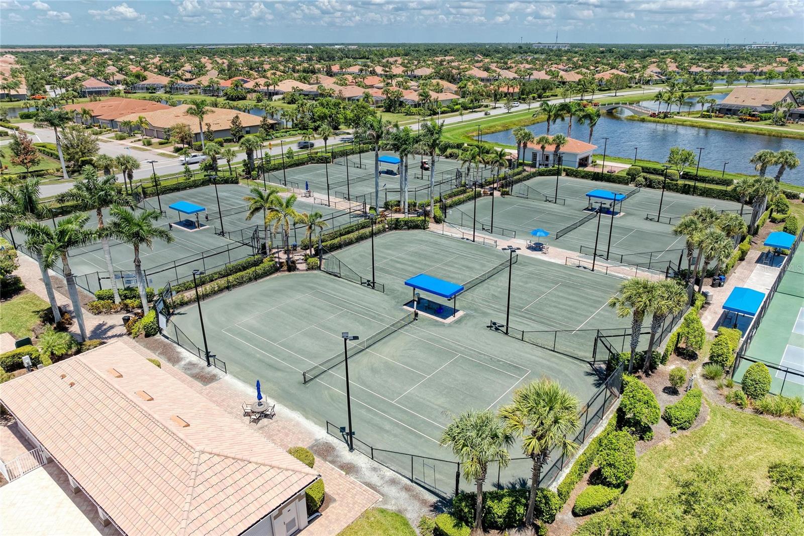 Image 44 of 58 For 13837 Neviano Street