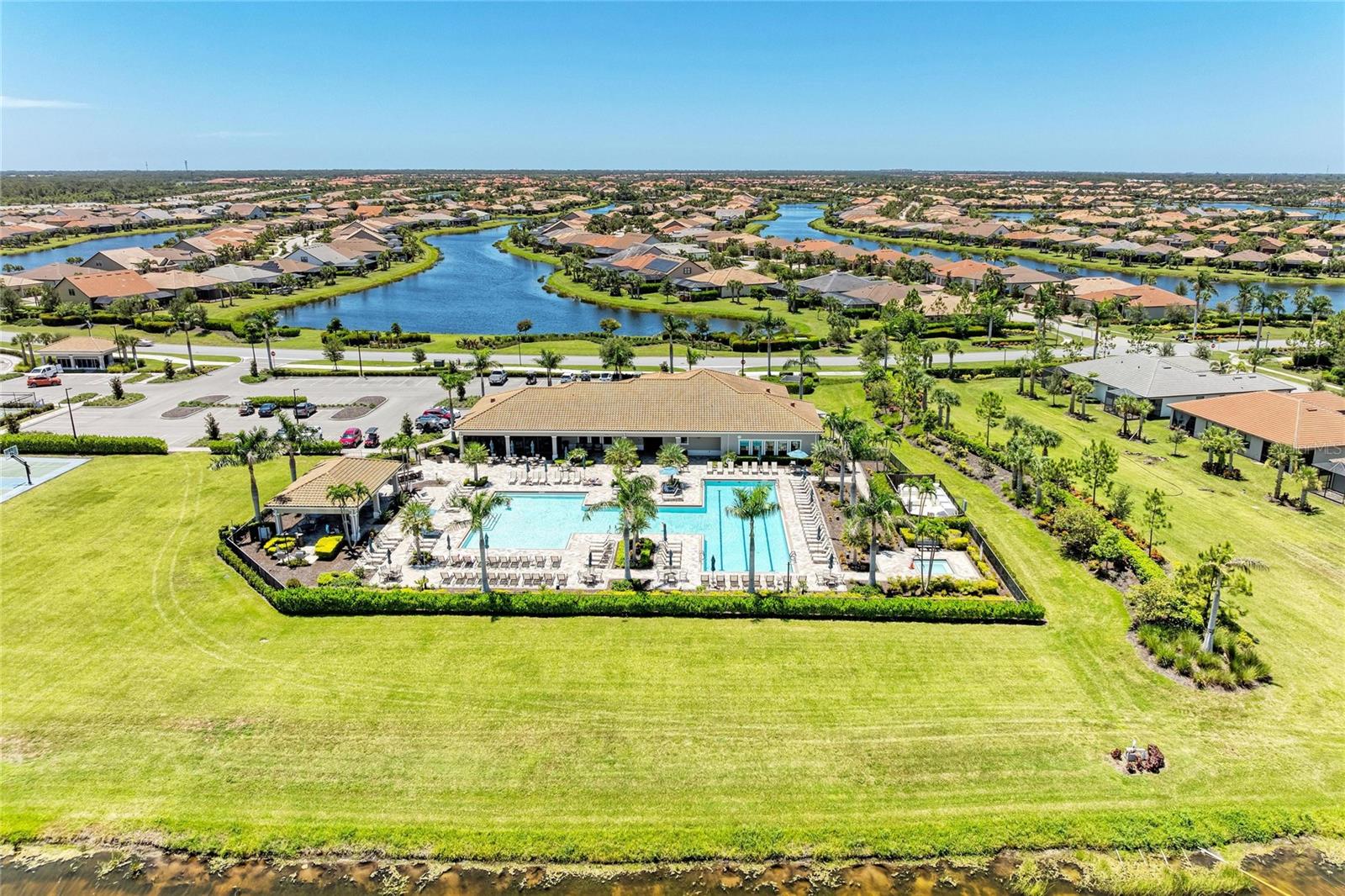 Image 53 of 58 For 13837 Neviano Street