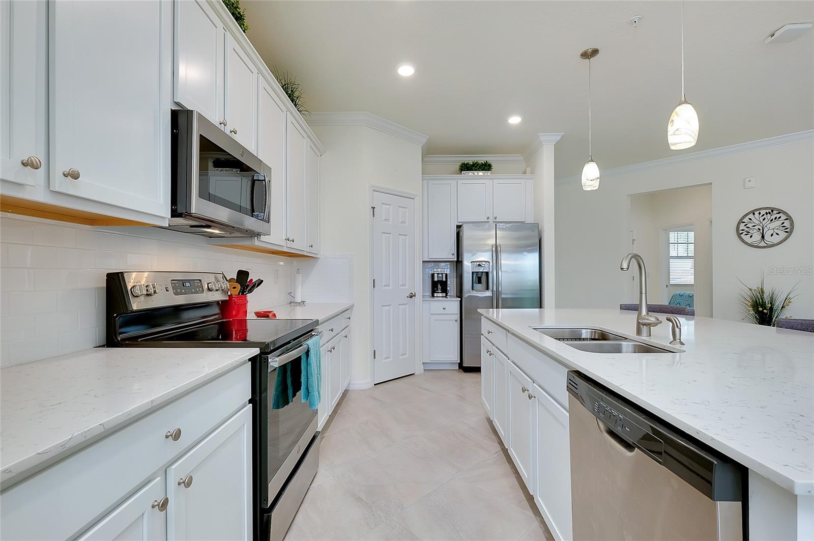 Image 23 of 73 For 10063 Crooked Creek Drive 202