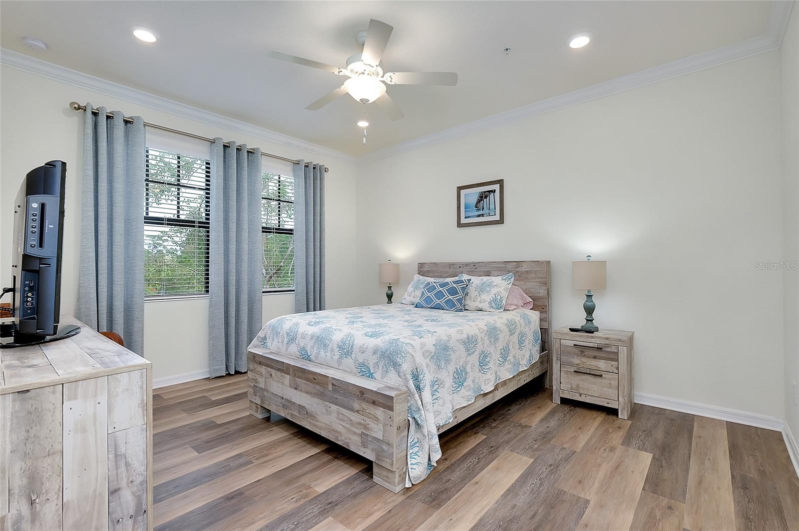 Image 28 of 73 For 10063 Crooked Creek Drive 202