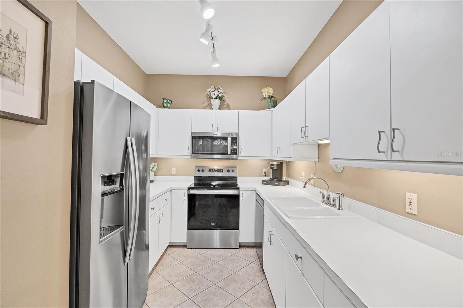 Image 17 of 71 For 308 Gondola Park Drive 308