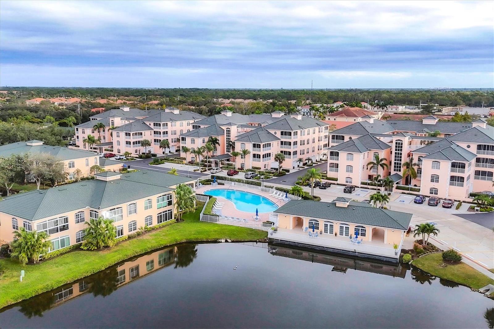 Image 54 of 71 For 308 Gondola Park Drive 308