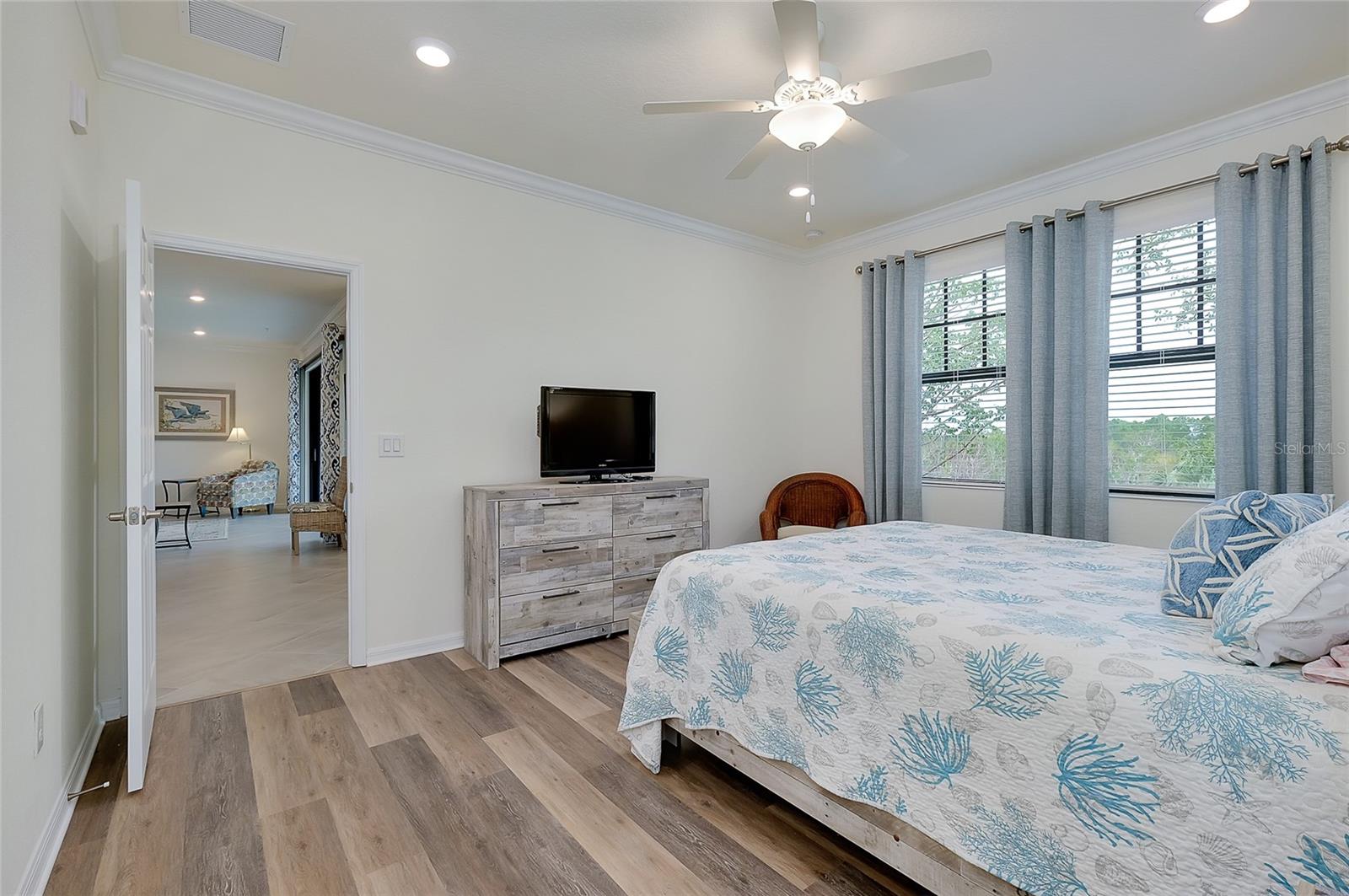 Image 23 of 63 For 10063 Crooked Creek Drive 202