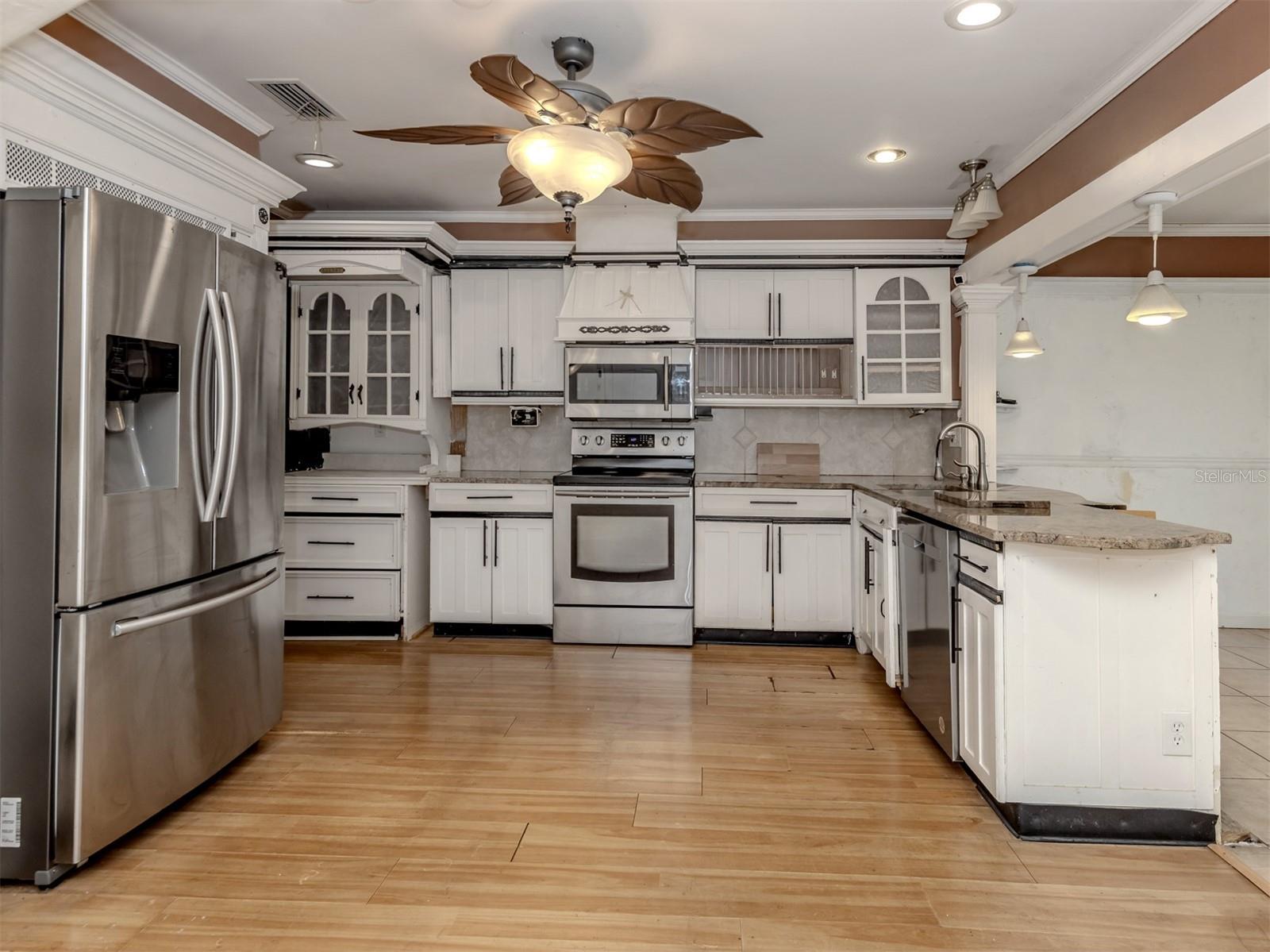 Image 10 of 43 For 647 Foxwood Boulevard