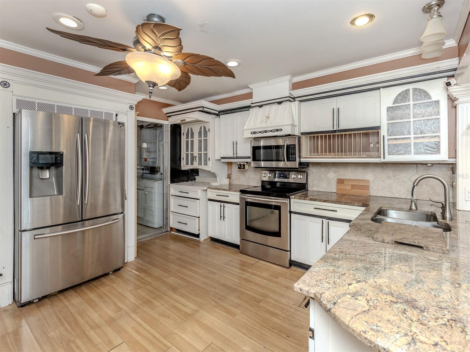 Image 12 of 43 For 647 Foxwood Boulevard