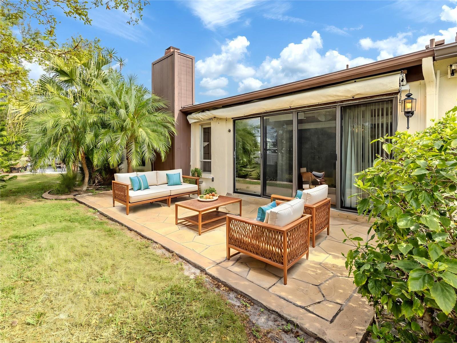 Image 24 of 43 For 647 Foxwood Boulevard