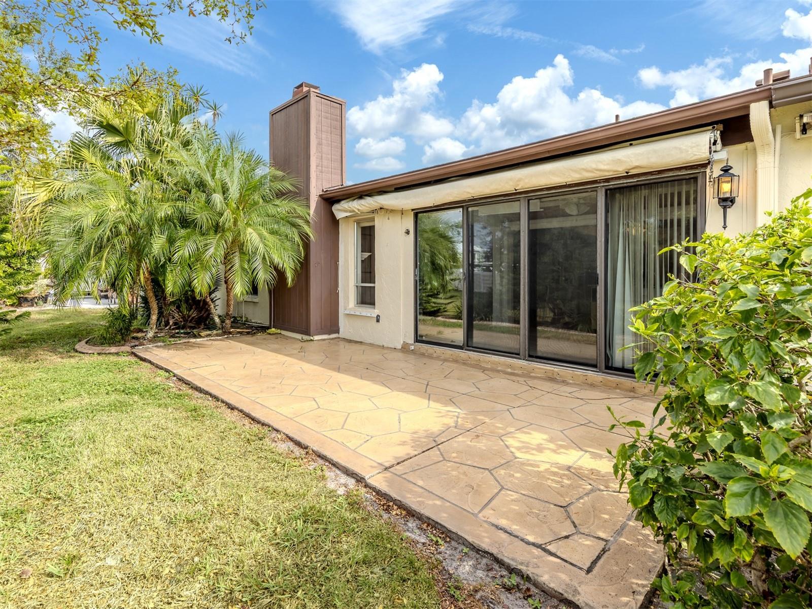 Image 25 of 43 For 647 Foxwood Boulevard