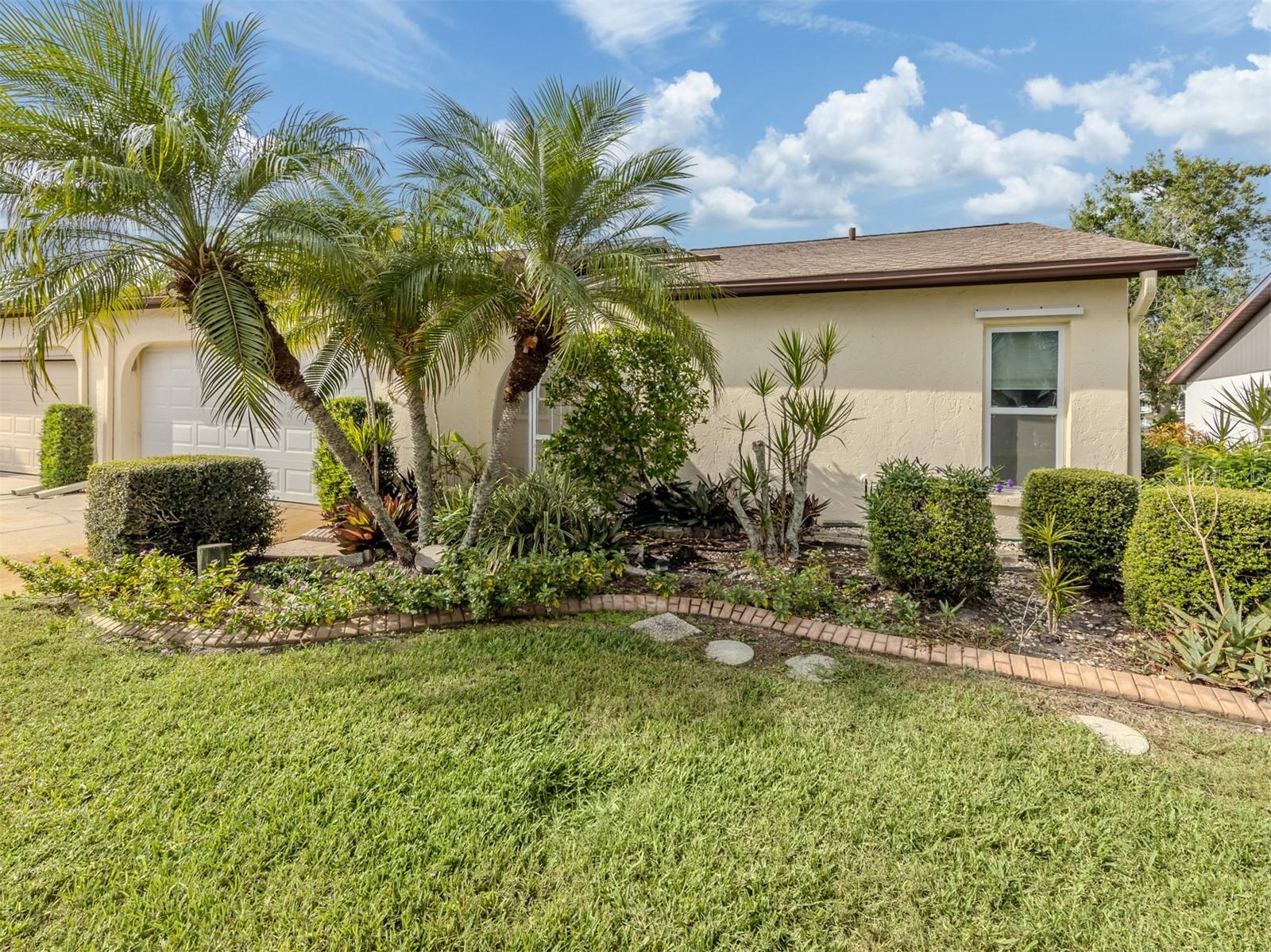 Image 31 of 43 For 647 Foxwood Boulevard