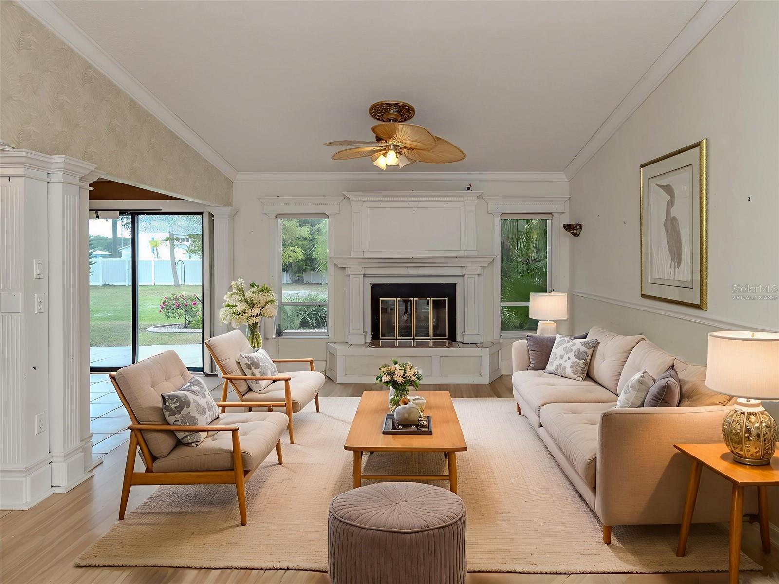 Image 5 of 43 For 647 Foxwood Boulevard