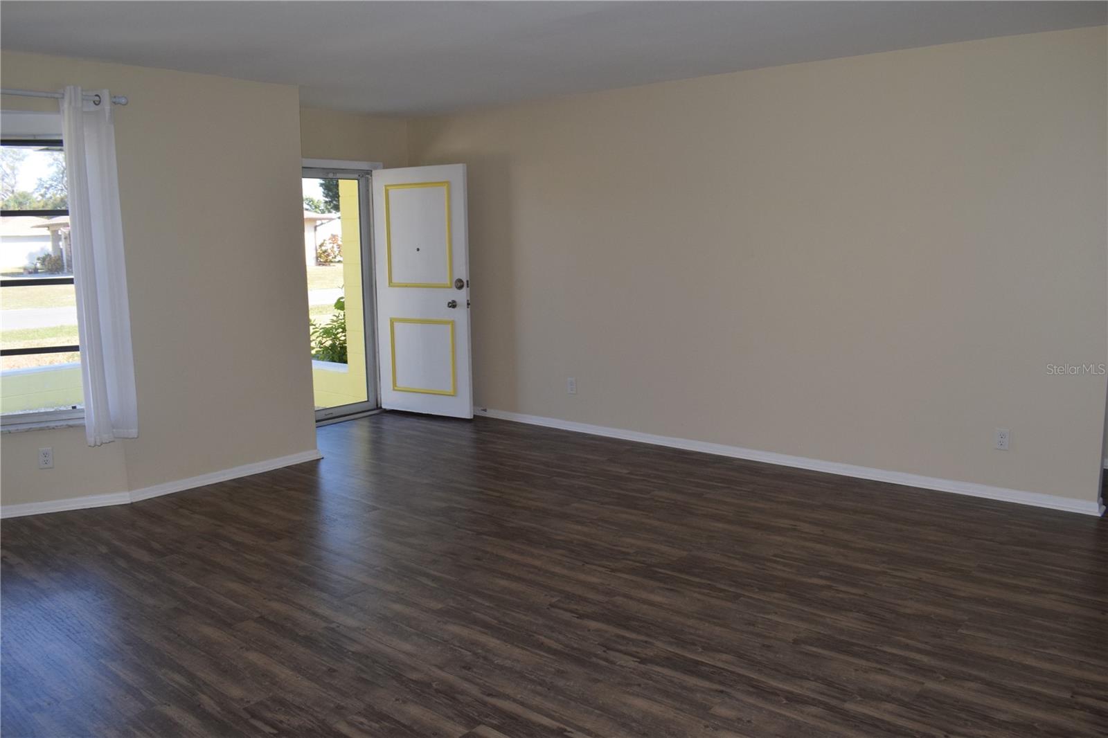 Image 9 of 42 For 2608 Oneida Road