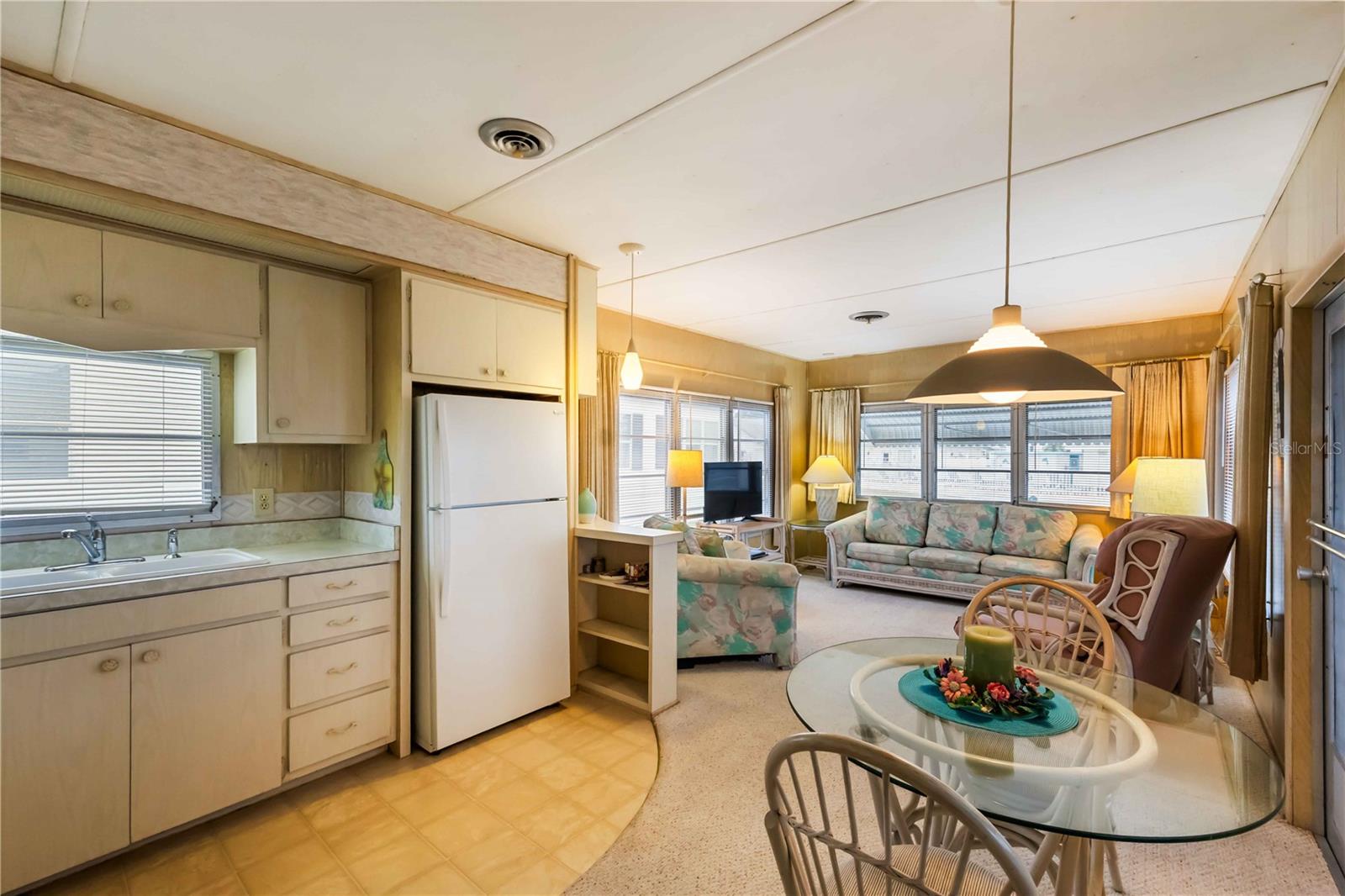 Image 11 of 48 For 239 Inner Drive E