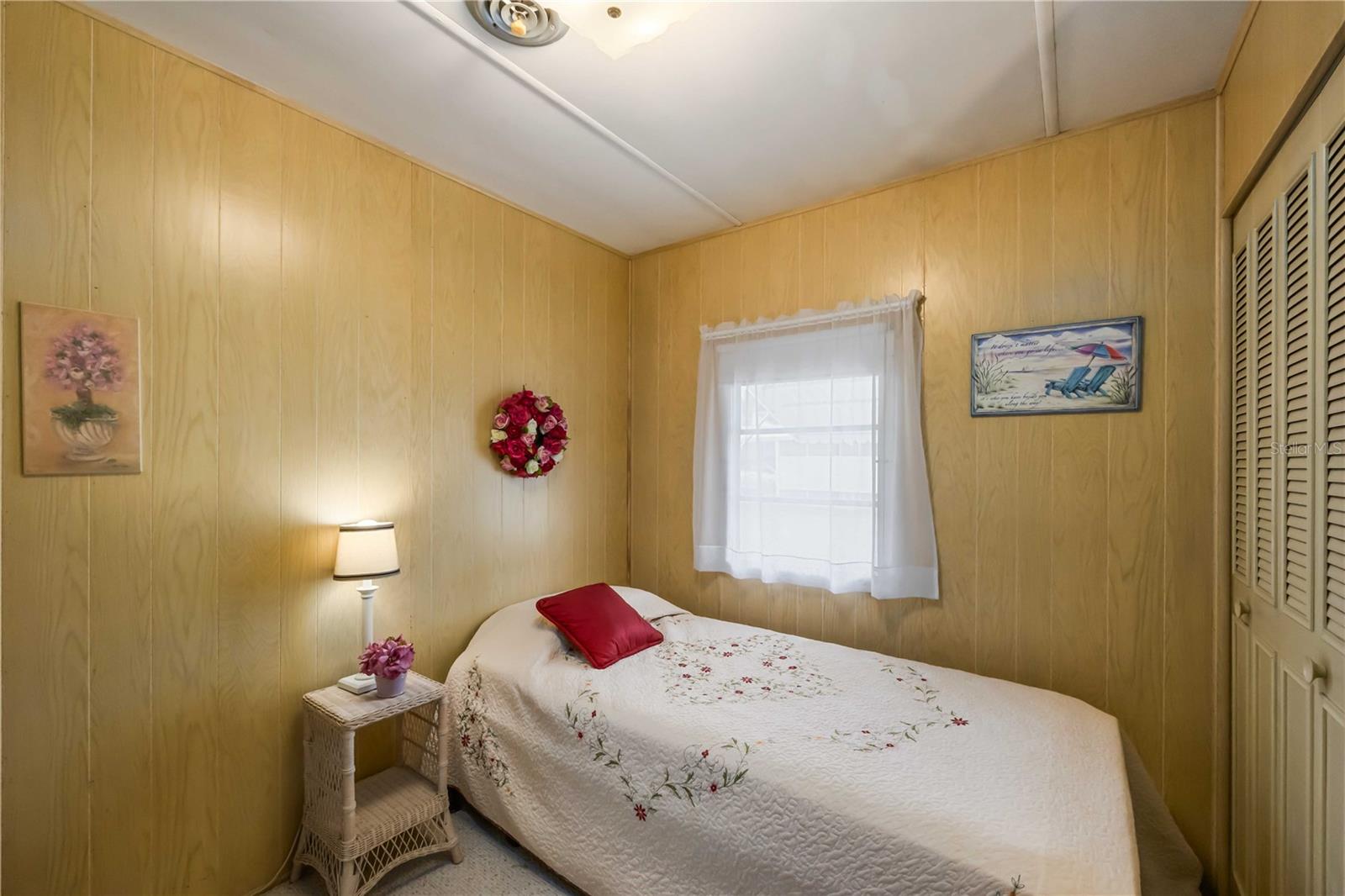 Image 17 of 48 For 239 Inner Drive E