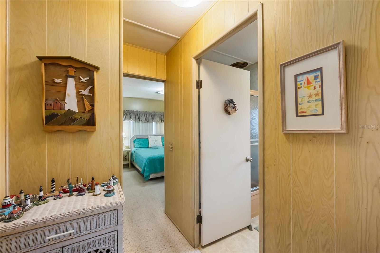 Image 26 of 48 For 239 Inner Drive E