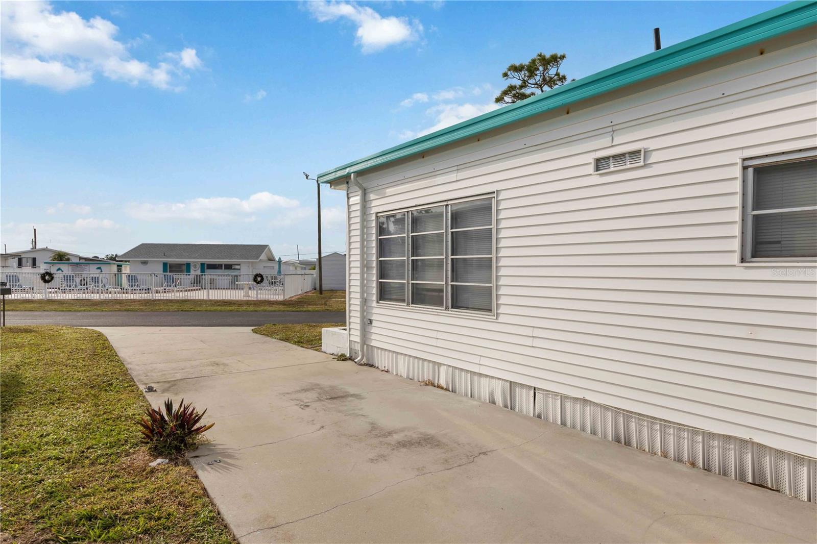 Image 35 of 48 For 239 Inner Drive E