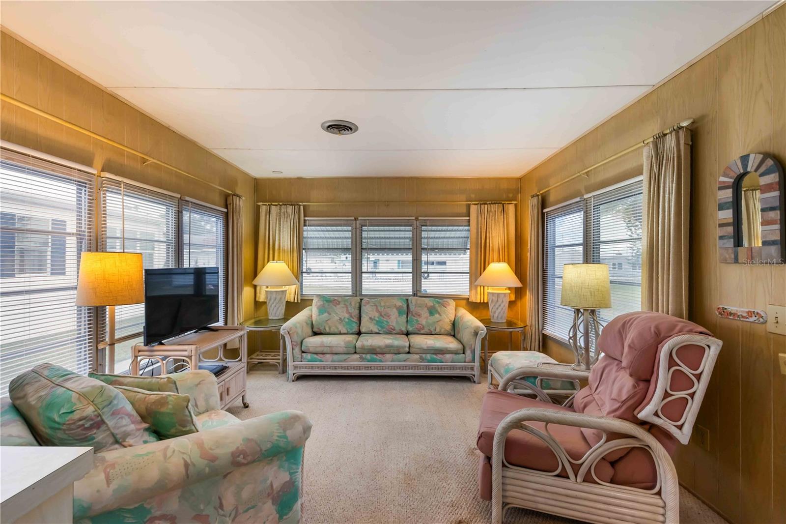 Image 7 of 48 For 239 Inner Drive E