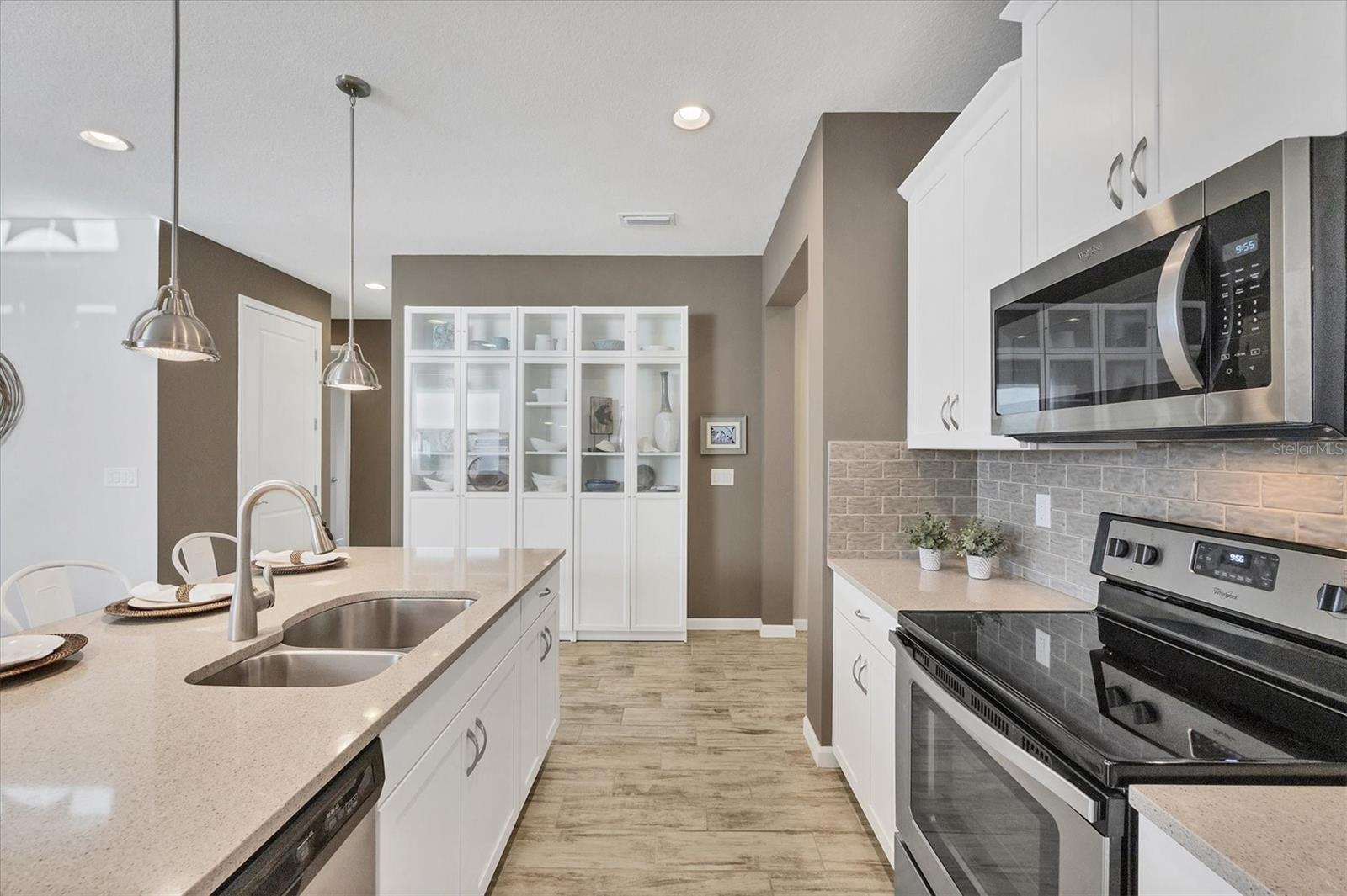 Image 12 of 95 For 11516 Renaissance Boulevard